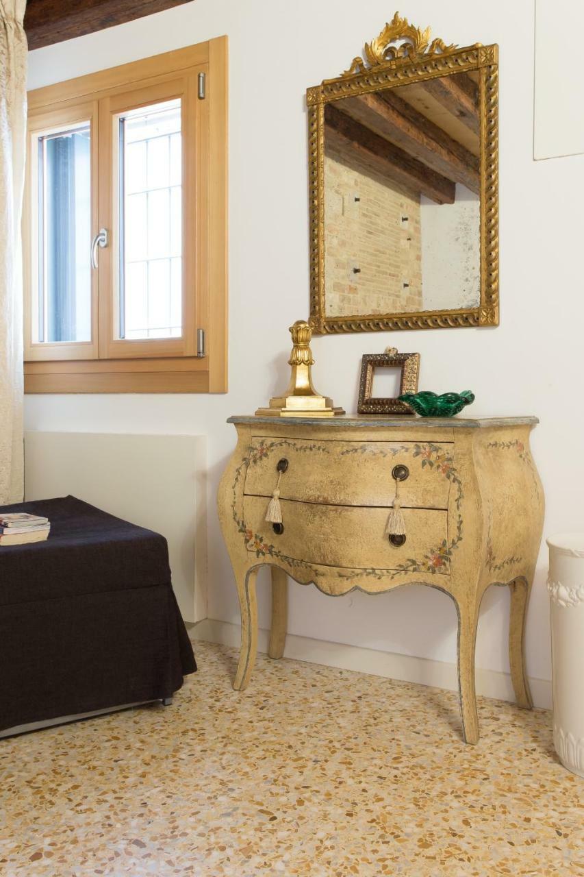 Santacroce *